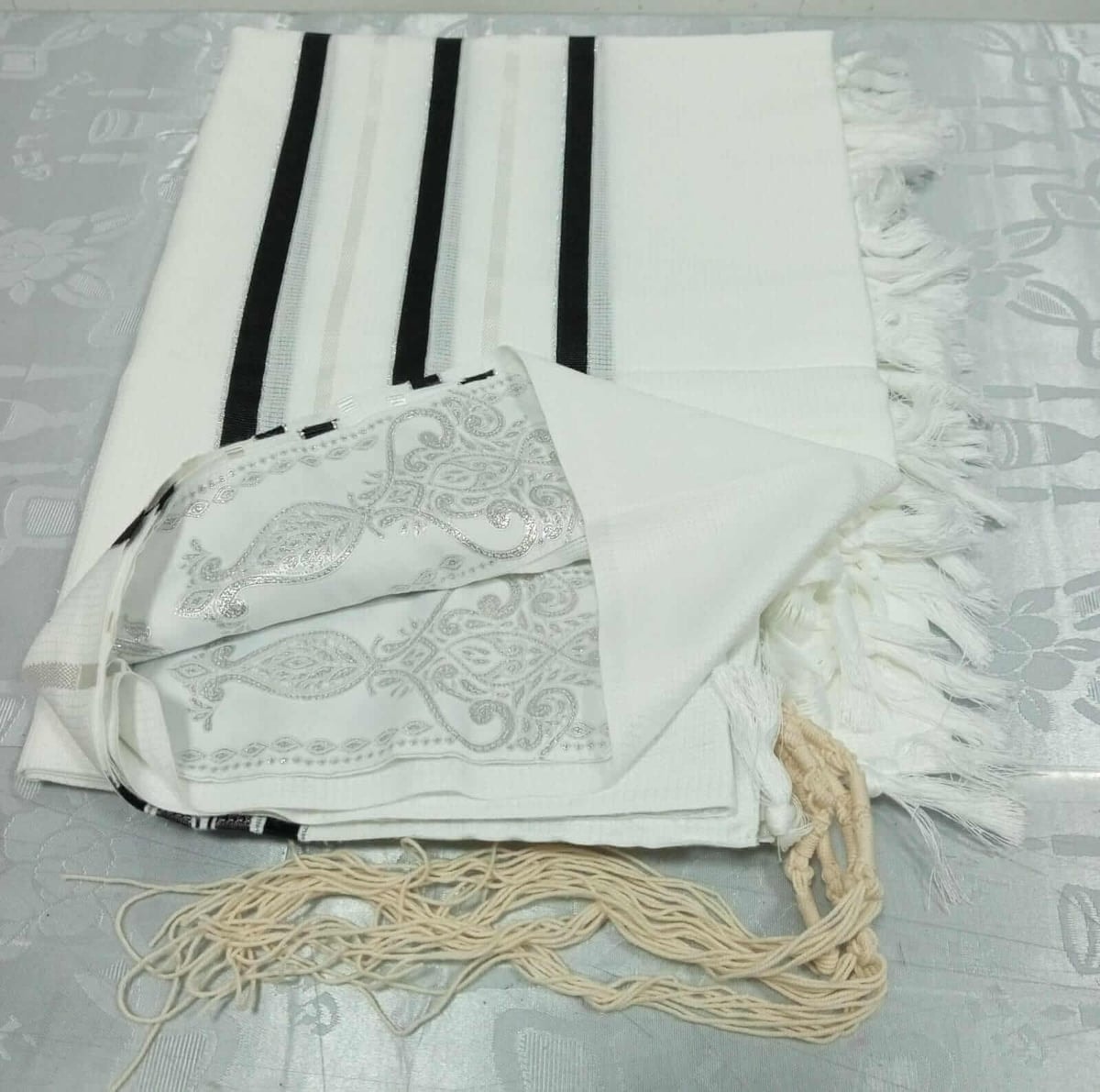 Talit Gadol Acrilico Negro/plateado Talla 60