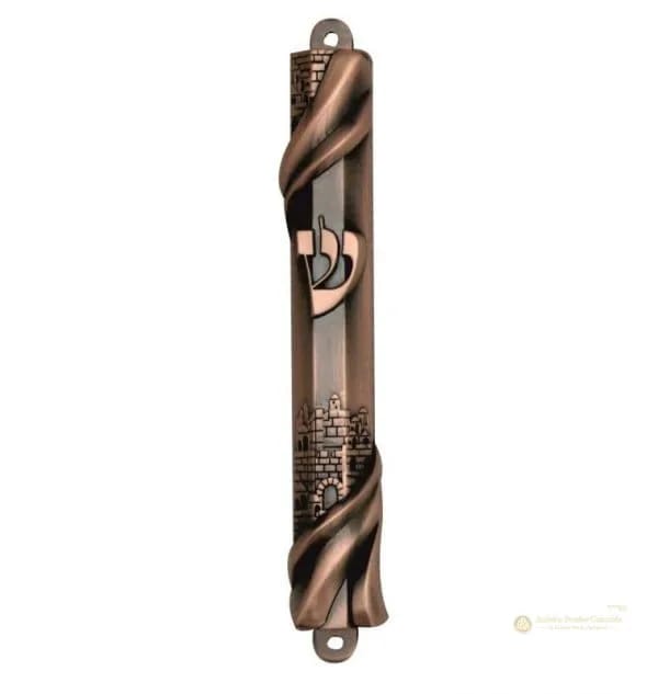 Caja de Mezuzá Cobriza “Jerusalén” – 12 cm - Judaica Breslov Colombia