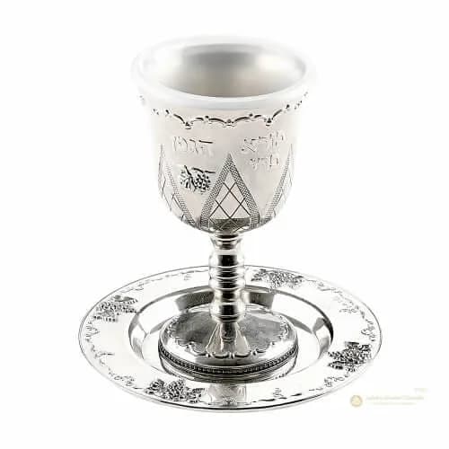 Copa de Kidush Niquelada Diseño Floral – 13 cm - Comprar en Bogotá