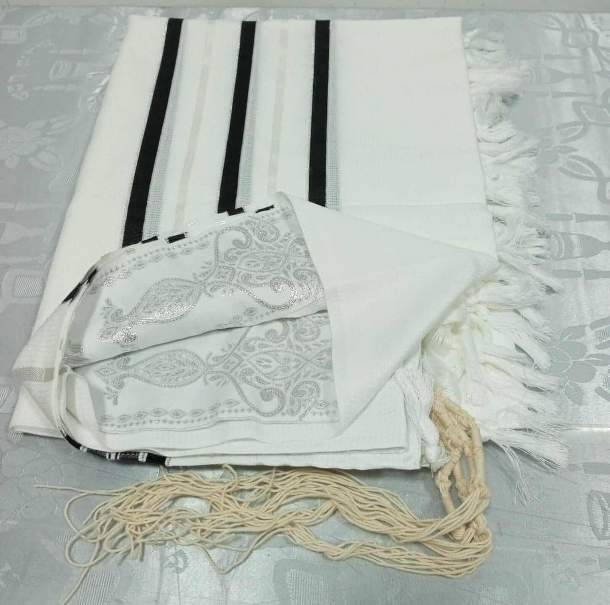Talit Gadol Acrilico Negro/plateado Talla 60 - Comprar en Cali