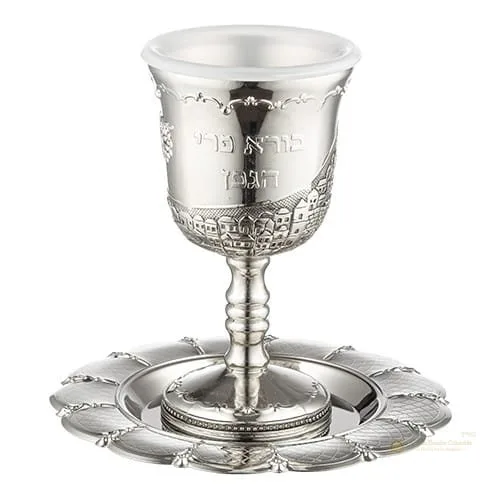 Copa de Kidush Niquelada Diseño Diamante con Plato Redondo – 12 cm - Judaica Breslov Colombia