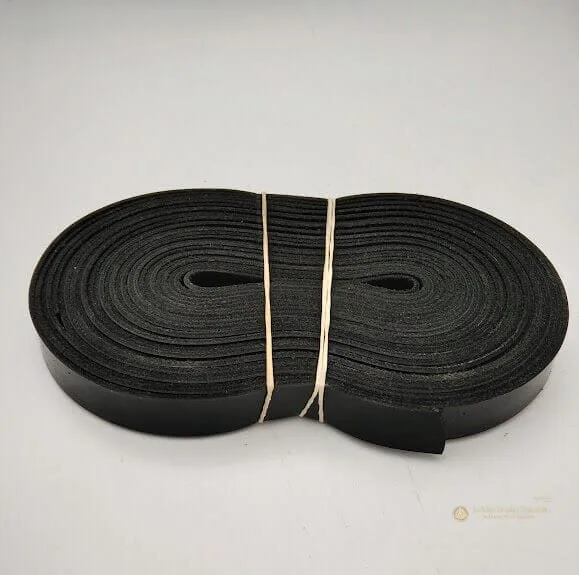 Retzuot – Correas para Tefilín Negro sobre Negro Hechas a Mano - Judaica Breslov Colombia