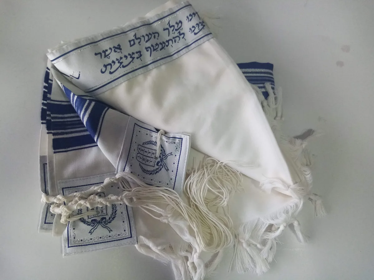 Talit Gadol Mofet Talla 70 – Franjas Plateadas 2