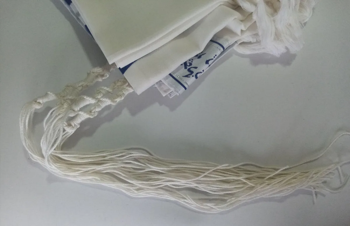 Talit Gadol Mofet Talla 70 – Franjas Plateadas 3